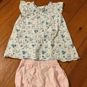 VGUC 9-12 months Feather Baby outfit